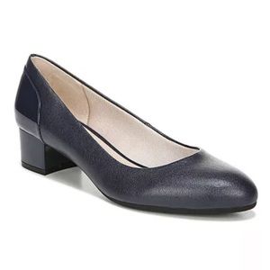 NWOT Life Stride Black Pumps